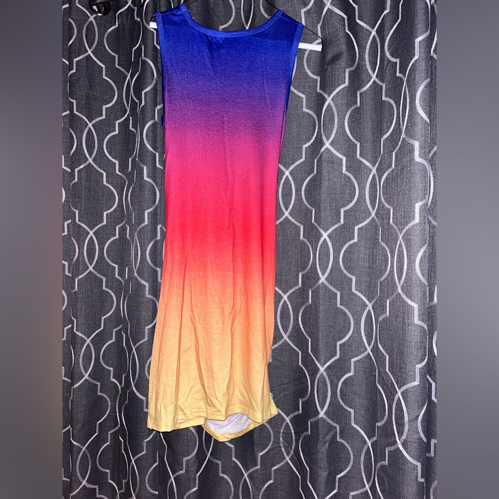 Multi color. Size Medium. Acellit